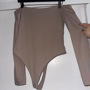 2/$15 Forever21 Beige Long Sleeve off shoulder Bodysuit